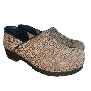 Sanita Women's Brown Suede Leather‎ Circle Clogs Size 40